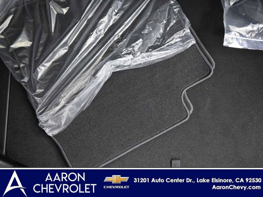 New 2026 Chevrolet Equinox EV LT w/ LPO, Blackout Package image 17