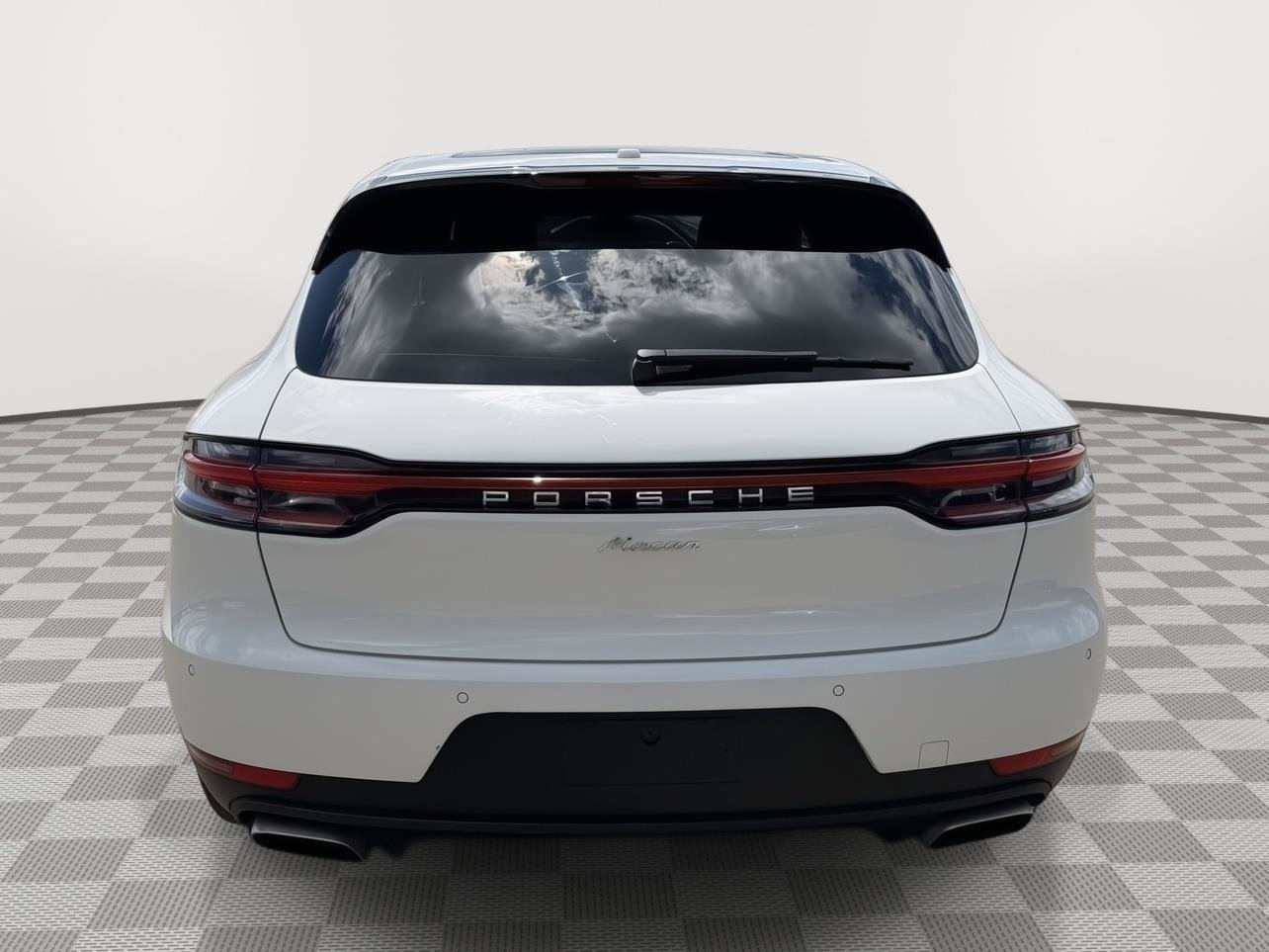 Used 2021 Porsche Macan w/ Premium Package AWD/4WD image 4