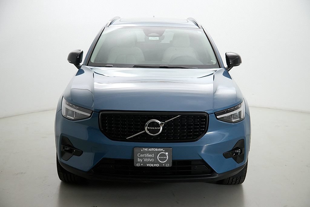 Used 2023 Volvo XC40 B5 Plus w/ Protection Package Premier AWD/4WD image 6
