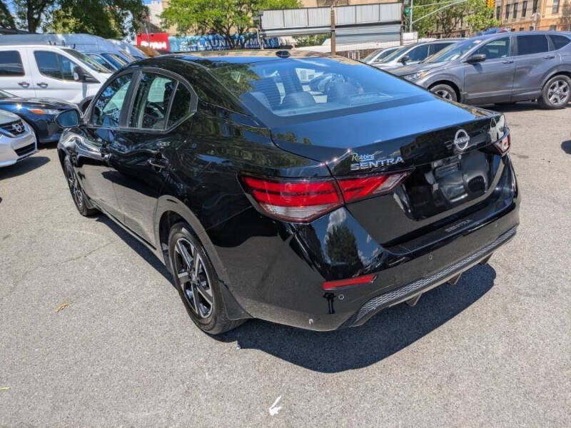 Used 2024 Nissan Sentra SV w/ SV Premium Package FWD image 4