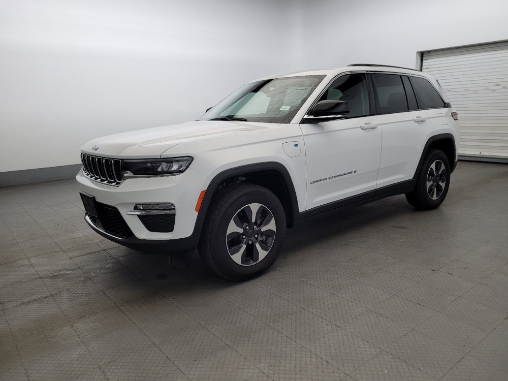 Used 2023 Jeep Grand Cherokee 4WD 4xe image 2