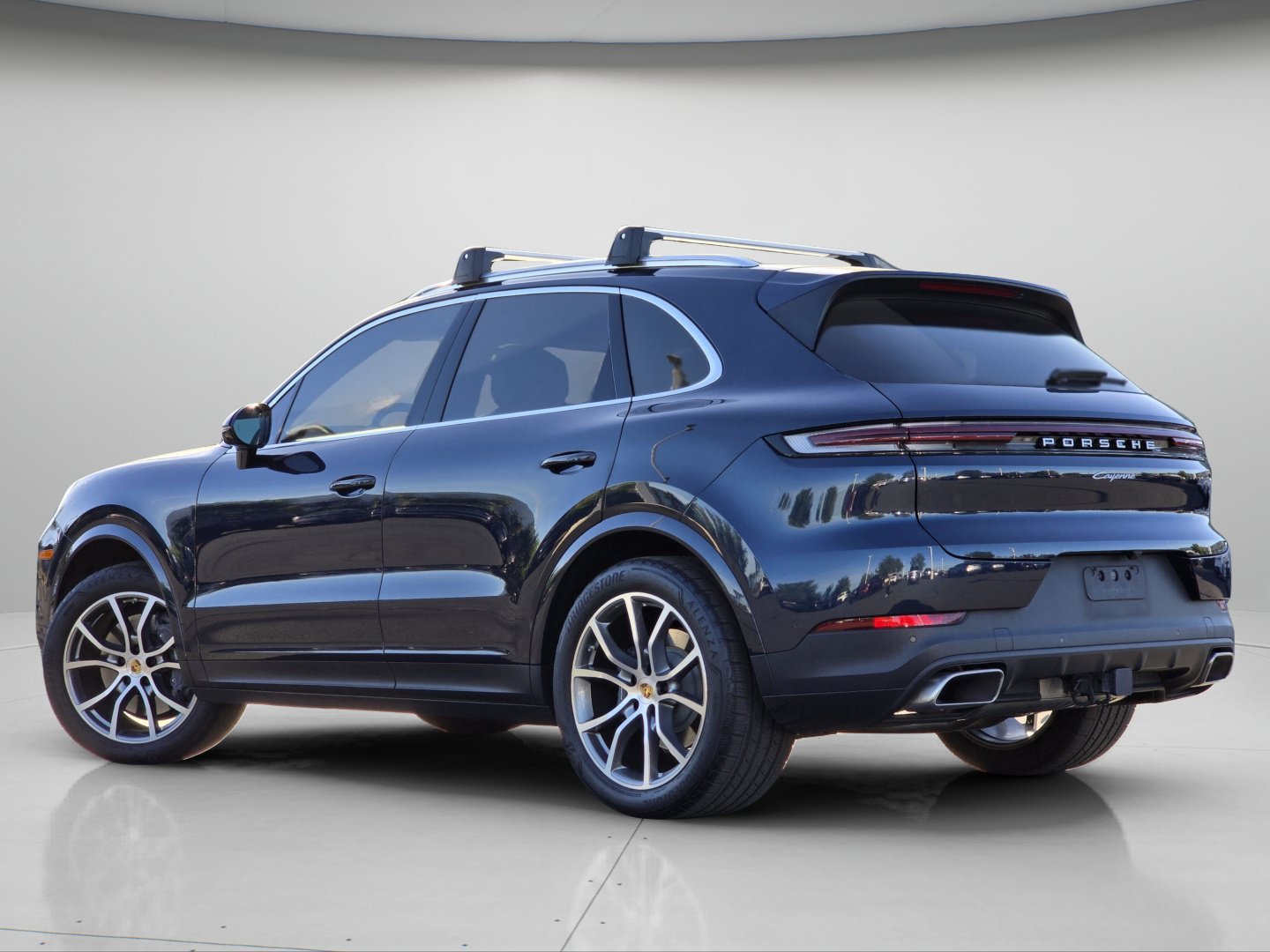 Used 2024 Porsche Cayenne AWD/4WD image 21