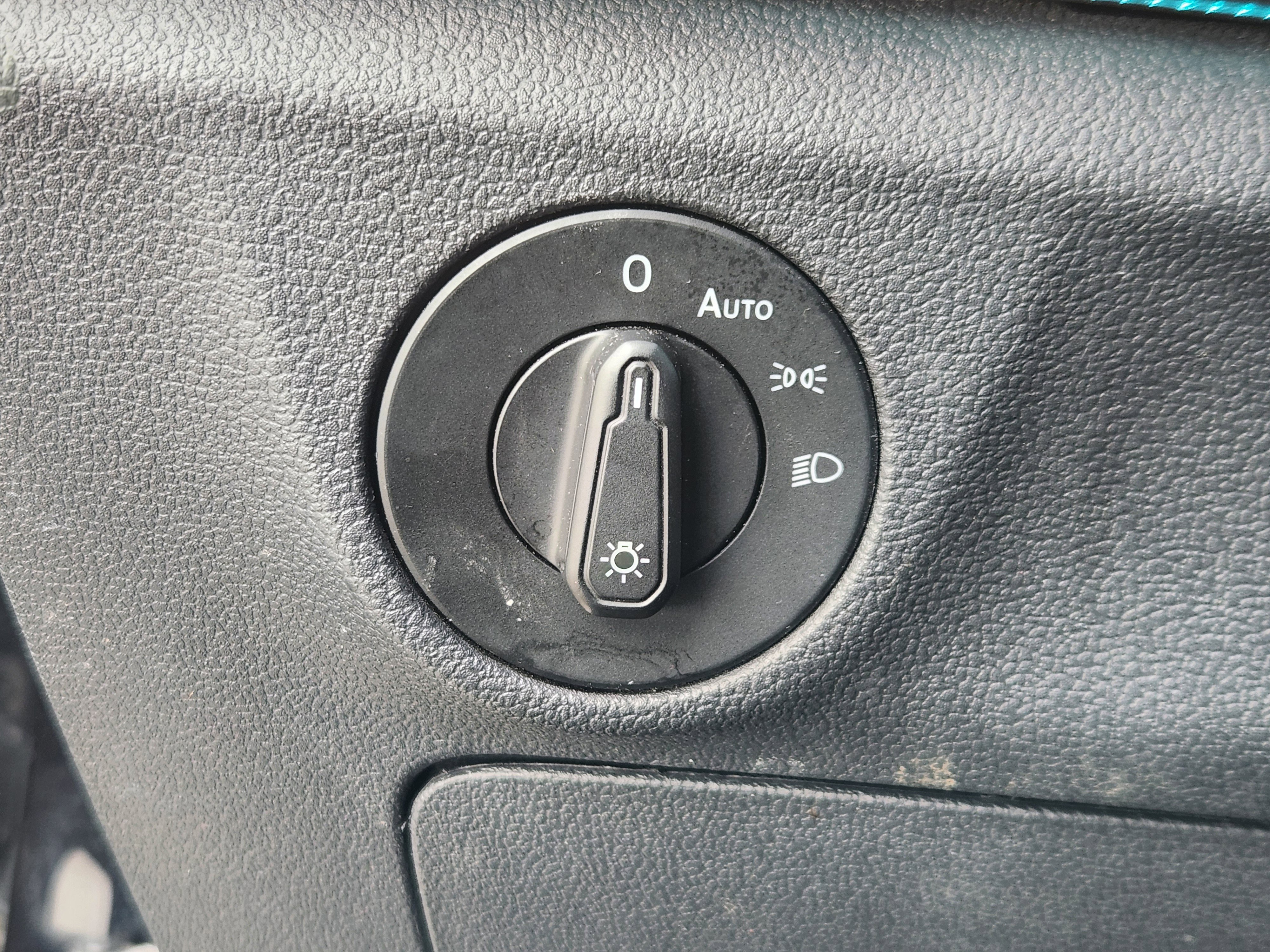 Used 2019 Volkswagen Jetta SEL image 25