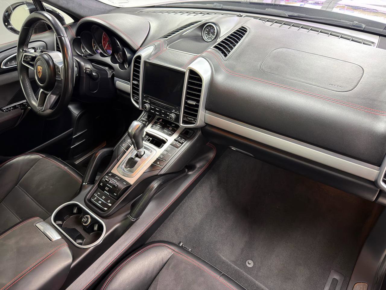 Used 2017 Porsche Cayenne GTS AWD/4WD image 27