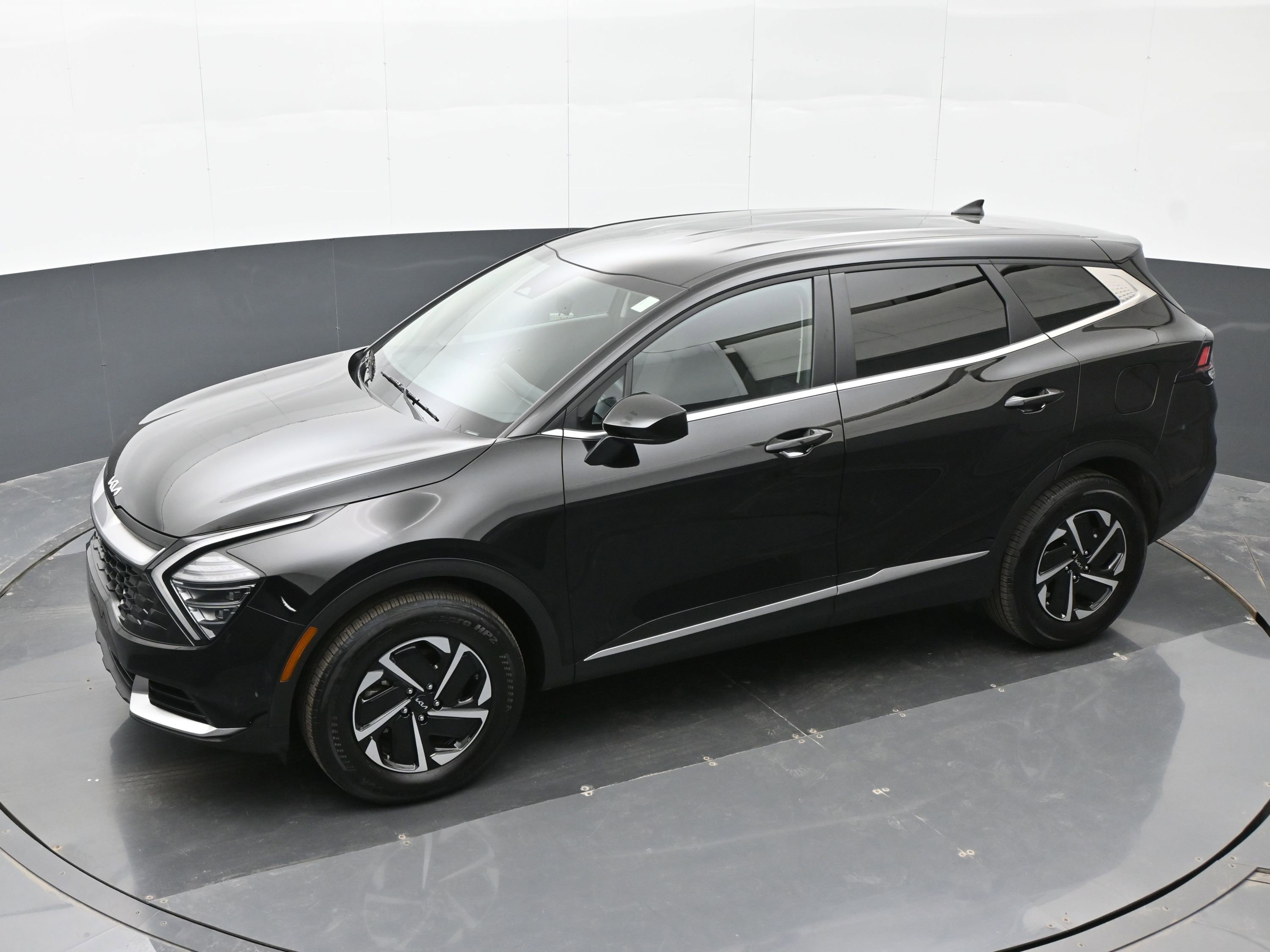 Used 2025 Kia Sportage LX image 25