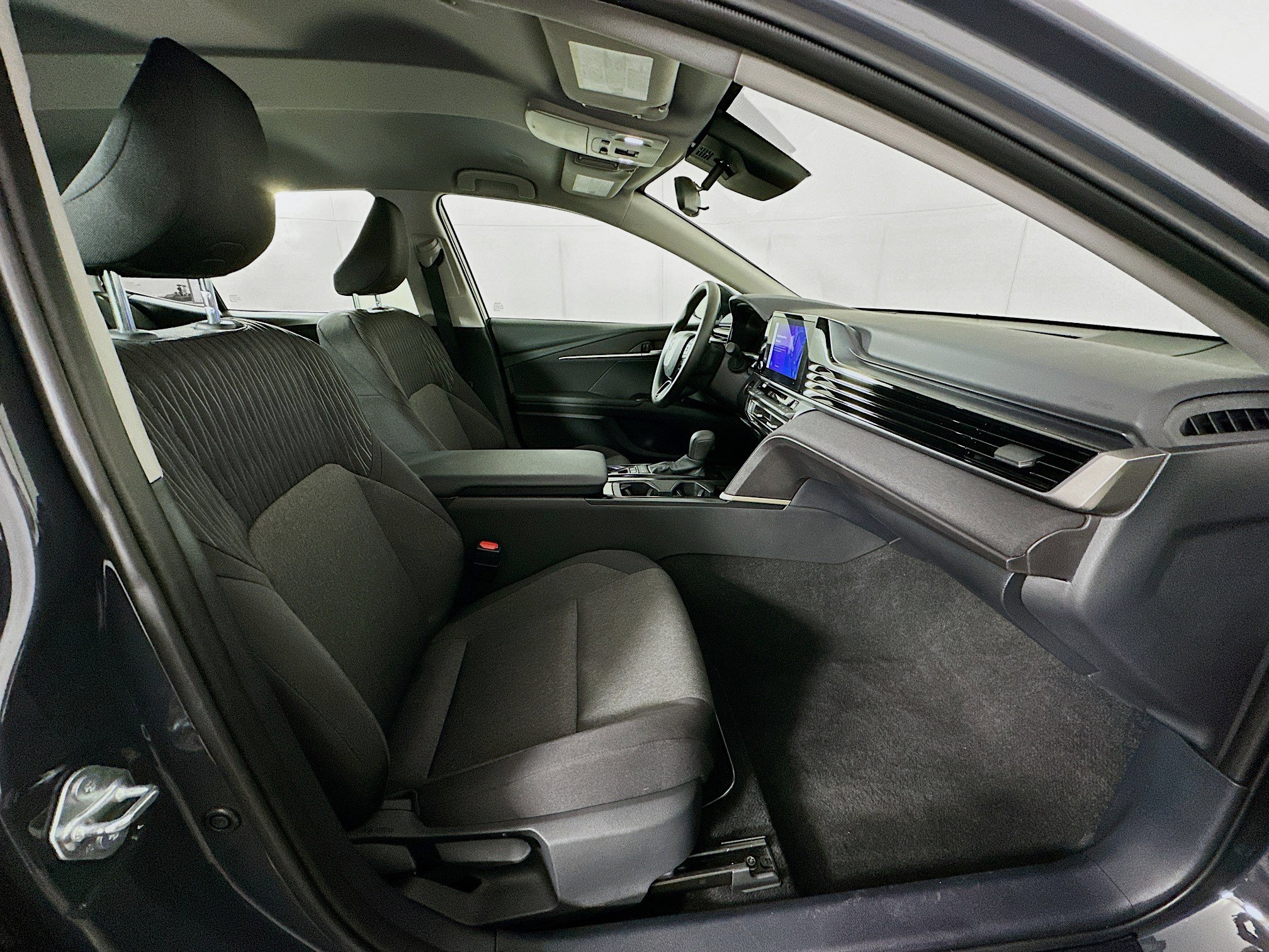 Used 2025 Toyota Camry LE image 29