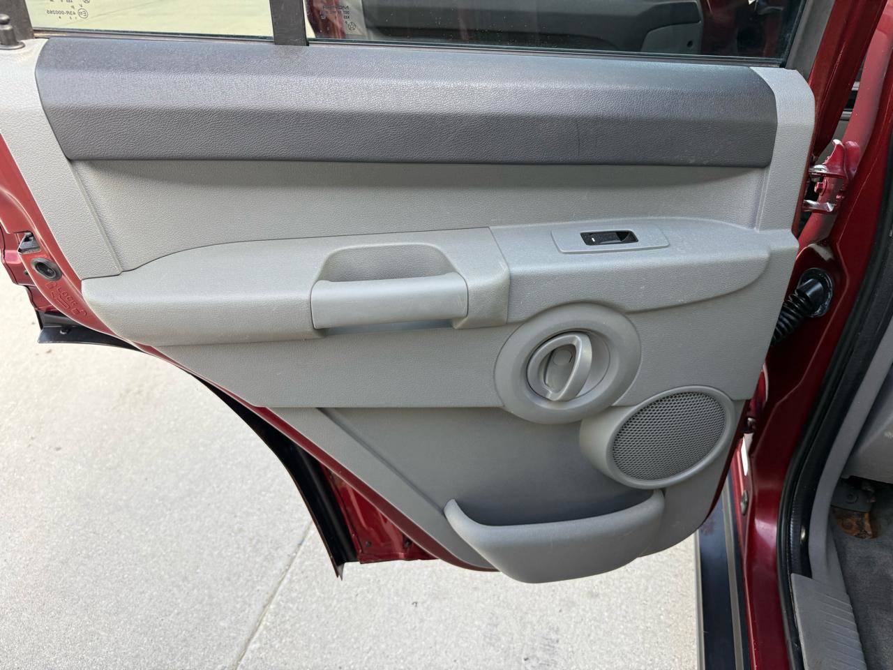 Used 2007 Jeep Commander Sport AWD/4WD image 18