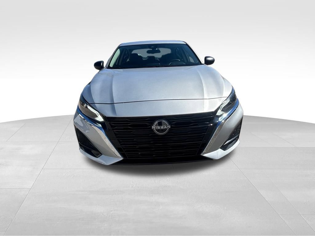 Used 2024 Nissan Altima 2.5 SV image 9