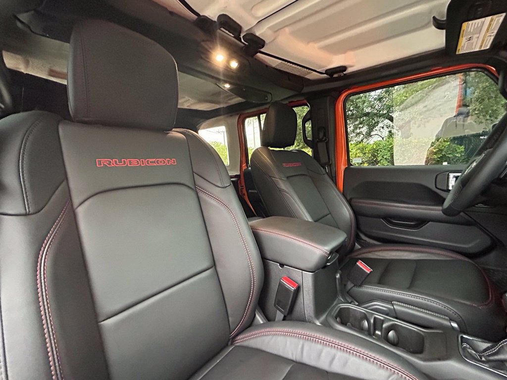 Used 2025 Jeep Wrangler Unlimited Rubicon w/ Convenience Group AWD/4WD image 31