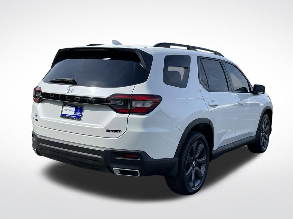 Certified 2025 Honda Pilot Sport image 6