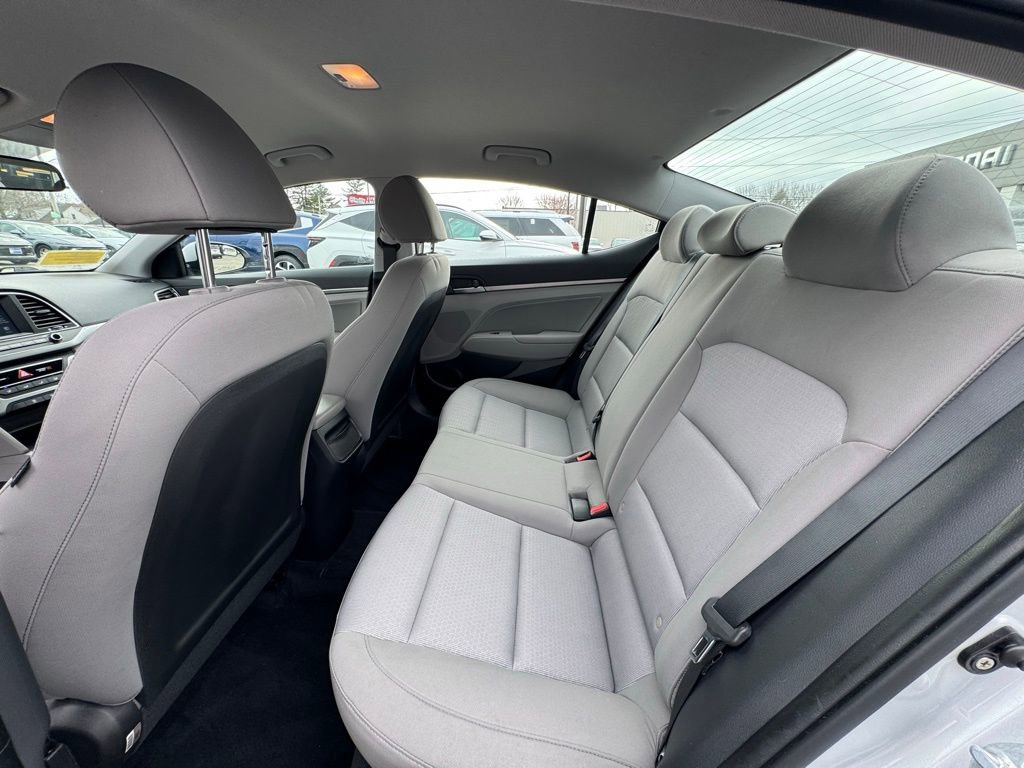 Used 2017 Hyundai Elantra SE FWD image 15