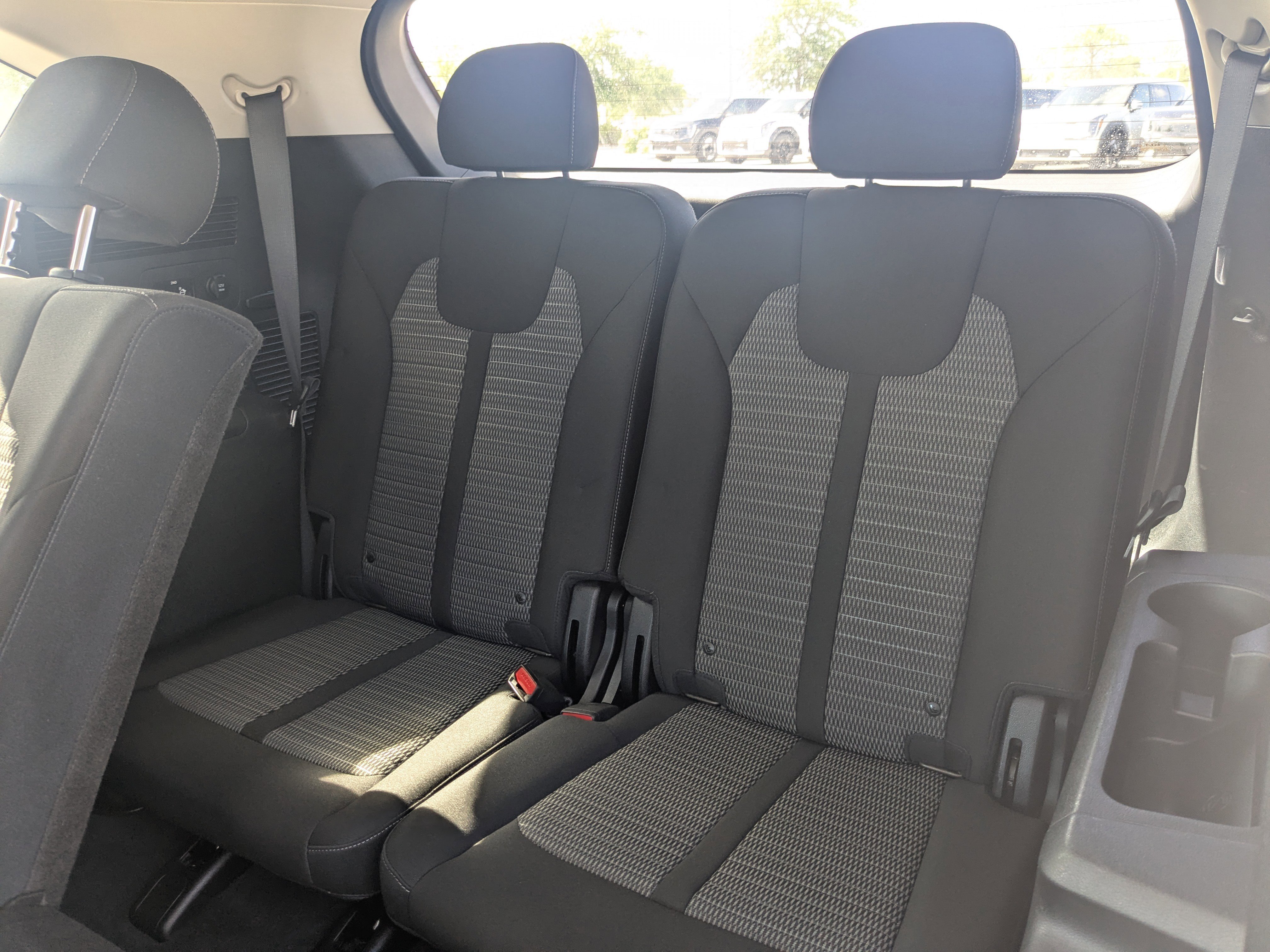 Used 2022 Kia Sorento LX image 14