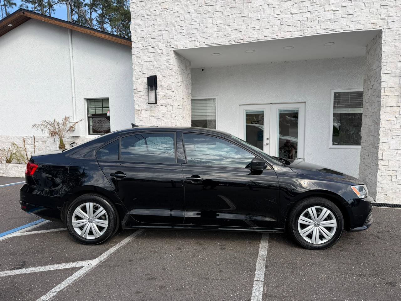 Used 2015 Volkswagen Jetta TDI S image 15