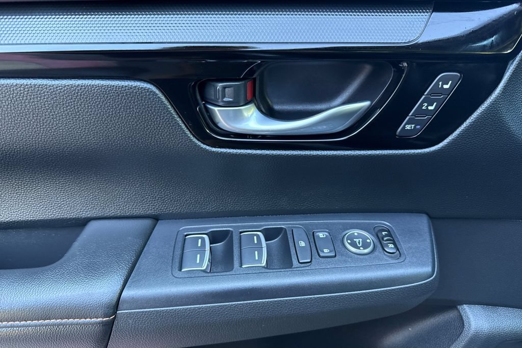 Certified 2025 Honda CR-V Sport Touring image 5