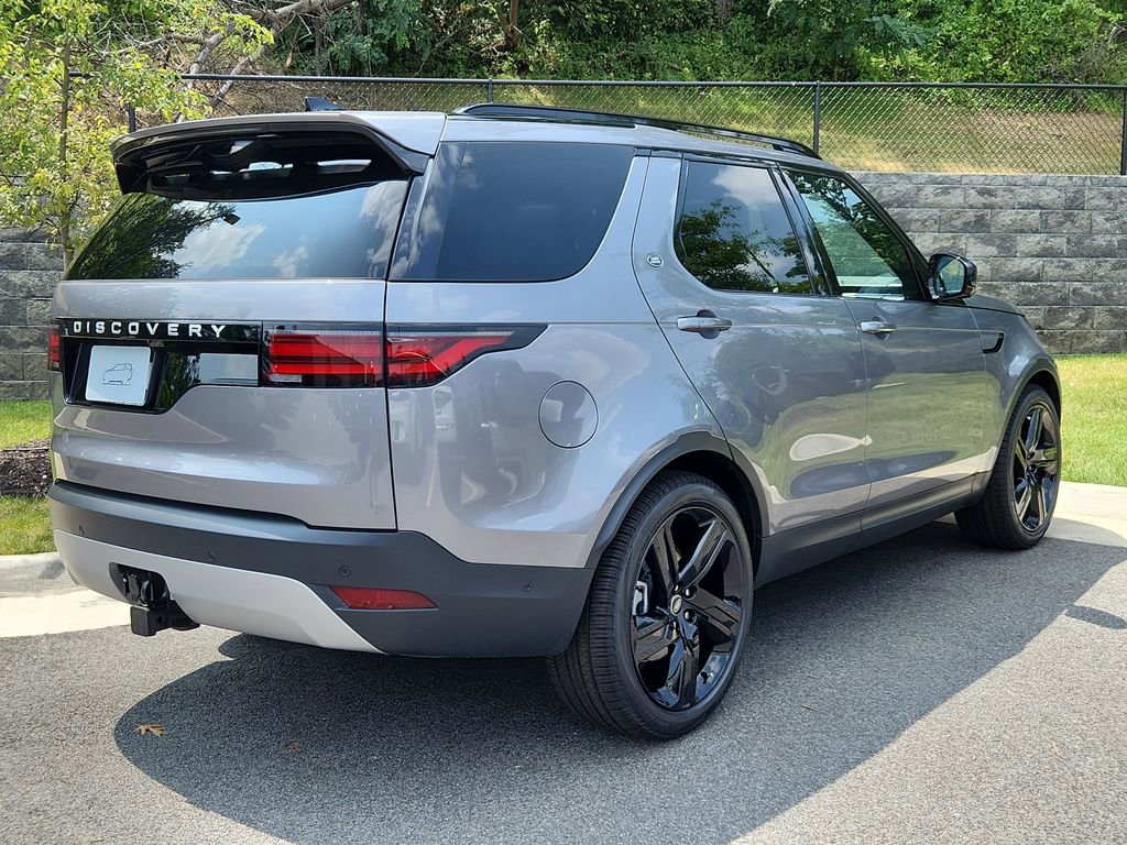Used 2025 Land Rover Discovery S AWD/4WD image 2