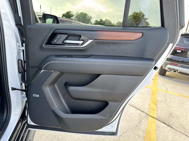 Used 2025 GMC Yukon Denali image 27