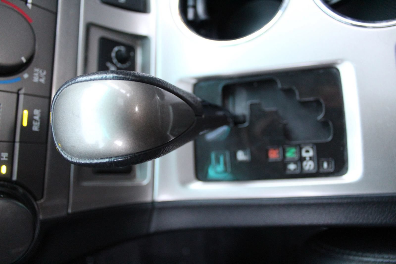 Used 2013 Toyota Highlander SE FWD image 26