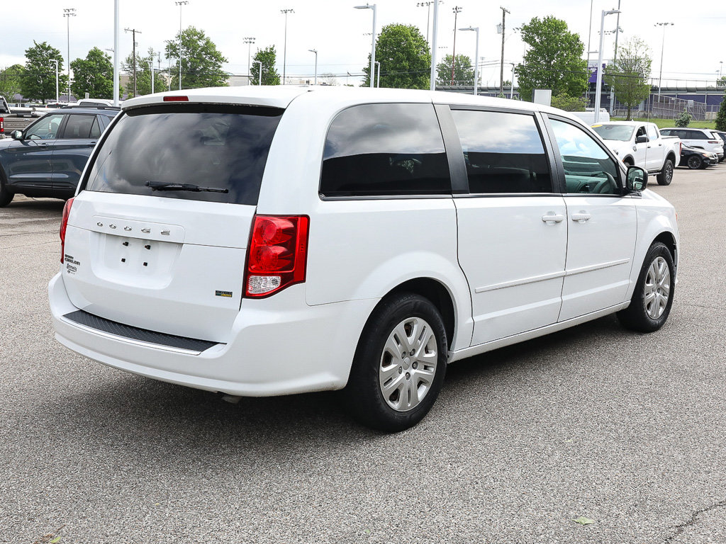Used 2017 Dodge Grand Caravan SE FWD image 6