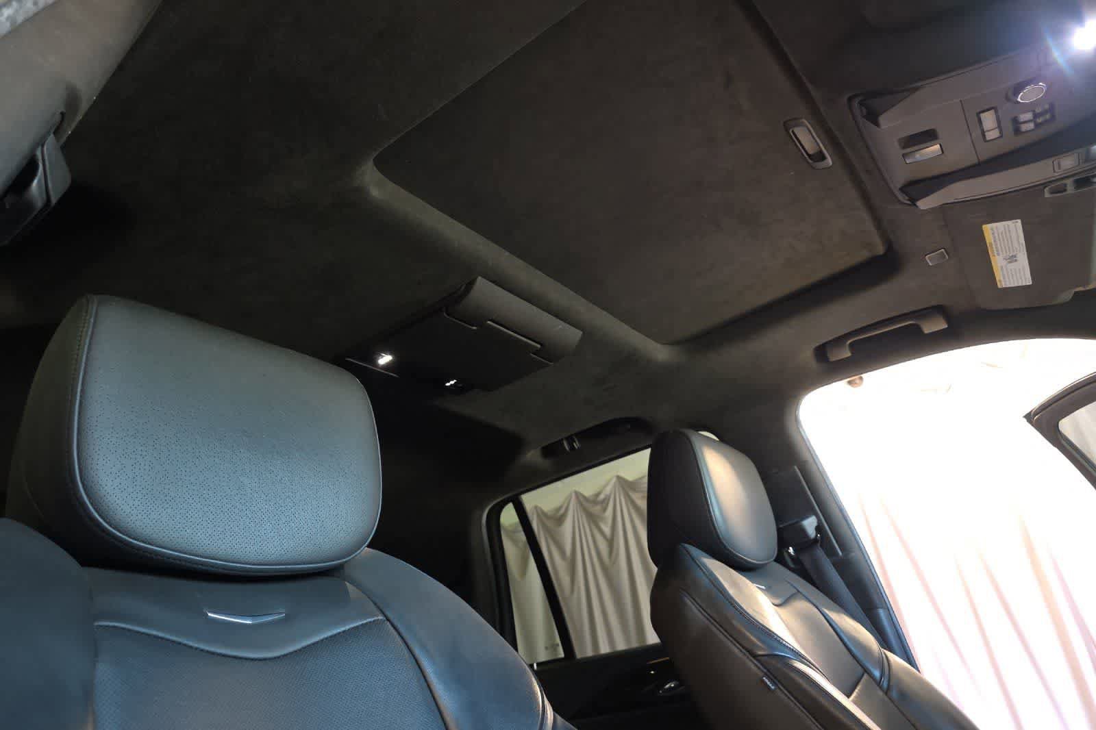 Used 2019 Cadillac Escalade Platinum w/ Escalade Sport Edition AWD/4WD image 19