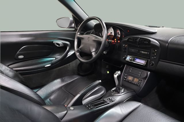 Used 2001 Porsche 911 Carrera 4 image 23