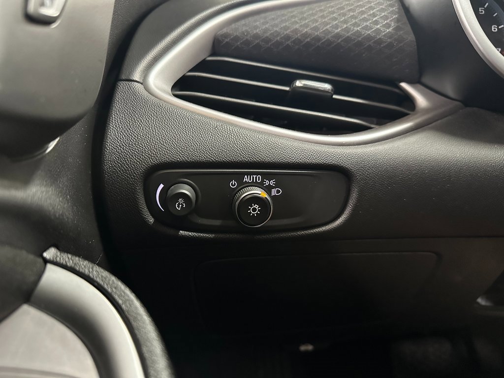 Used 2023 Chevrolet Malibu LT image 18