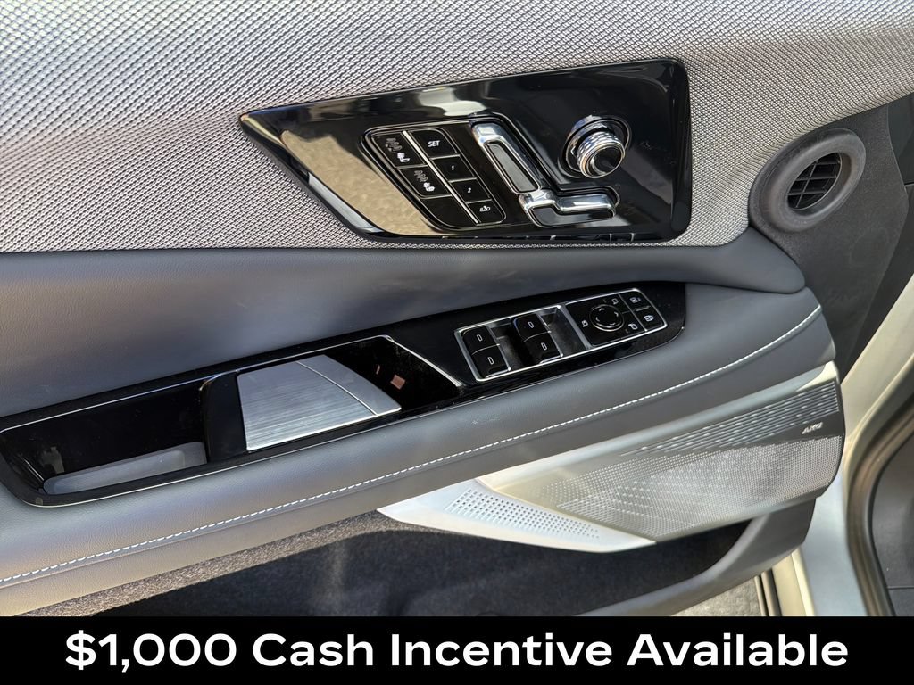 New 2026 Cadillac Optiq Sport 1 w/ LPO, Floor Liner Package AWD/4WD image 20