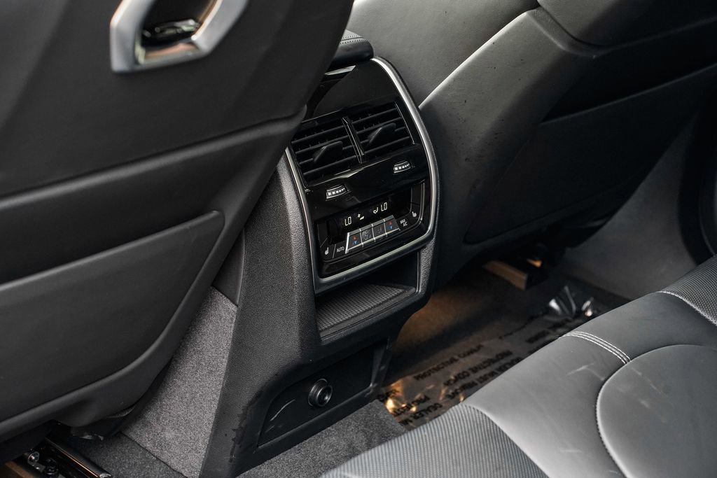 Used 2024 BMW X6 M Competition w/ Executive Package image 19