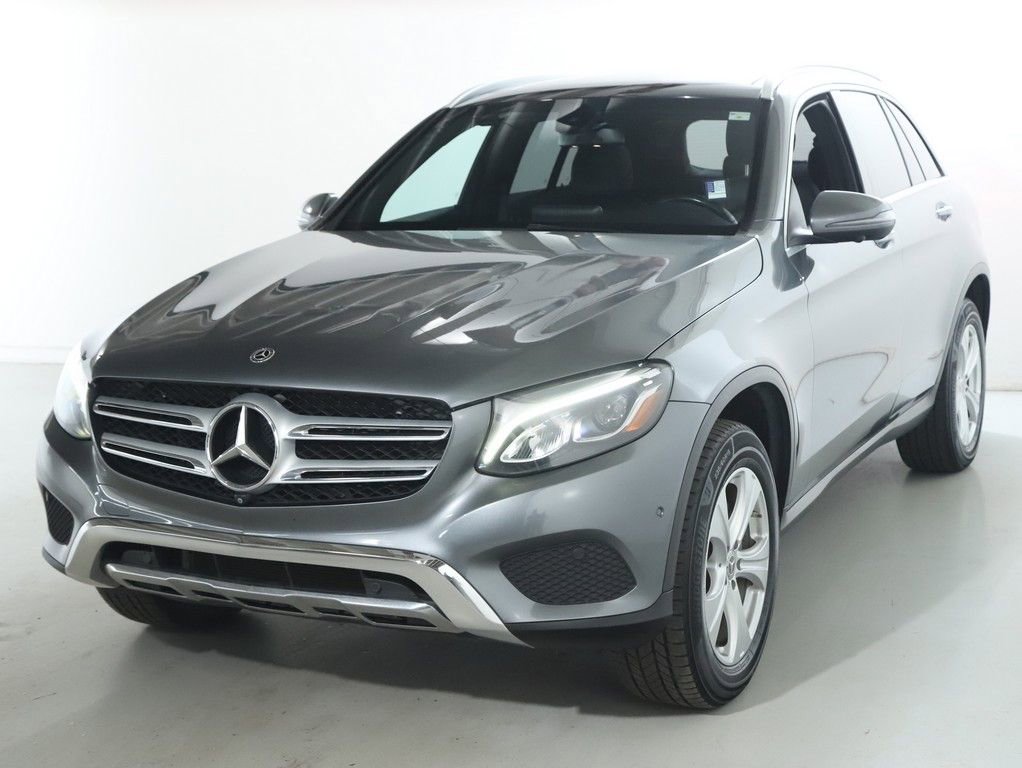 Used 2018 Mercedes-Benz GLC 300 4MATIC image 3