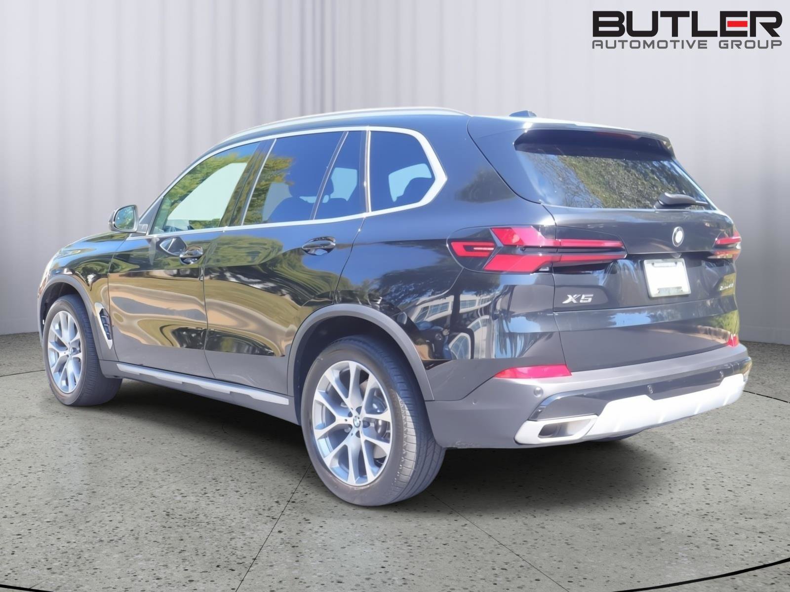 Used 2026 BMW X5 sDrive40i image 4