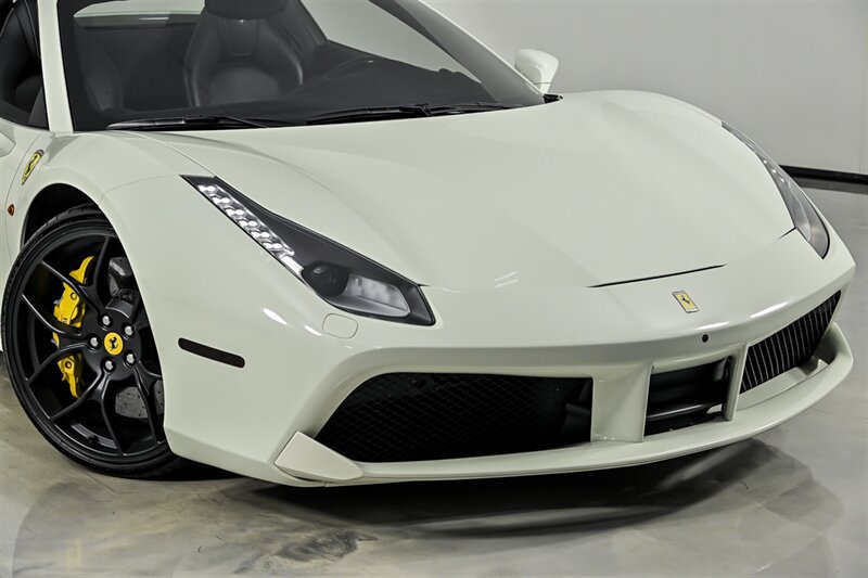 Used 2019 Ferrari 488 Spider RWD image 2