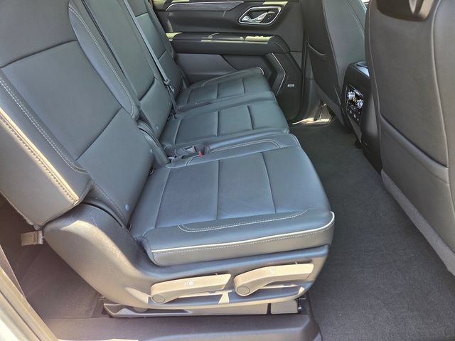 Used 2024 GMC Yukon XL SLT w/ SLT Luxury Package AWD/4WD image 16