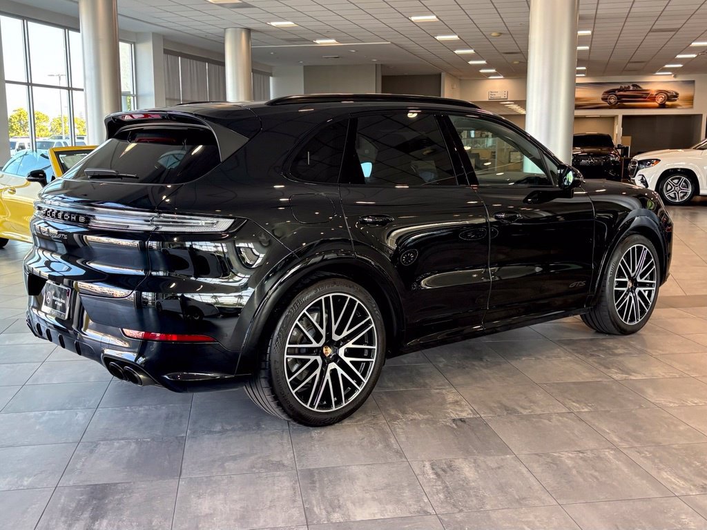 Used 2025 Porsche Cayenne GTS AWD/4WD image 5