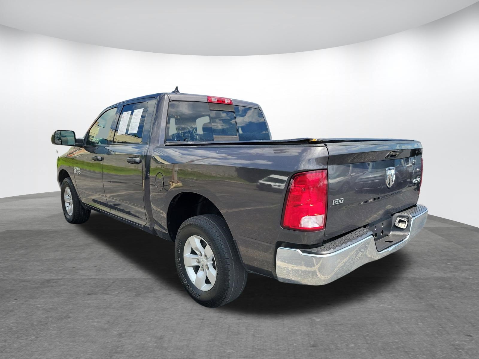 Used 2022 RAM 1500 Classic SLT w/ Electronics Group AWD/4WD image 20