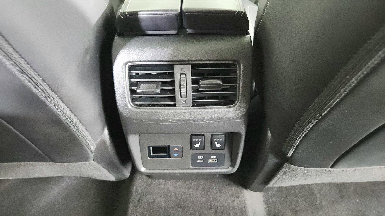 Used 2023 Nissan Rogue Platinum w/ Platinum Premium Package FWD image 16