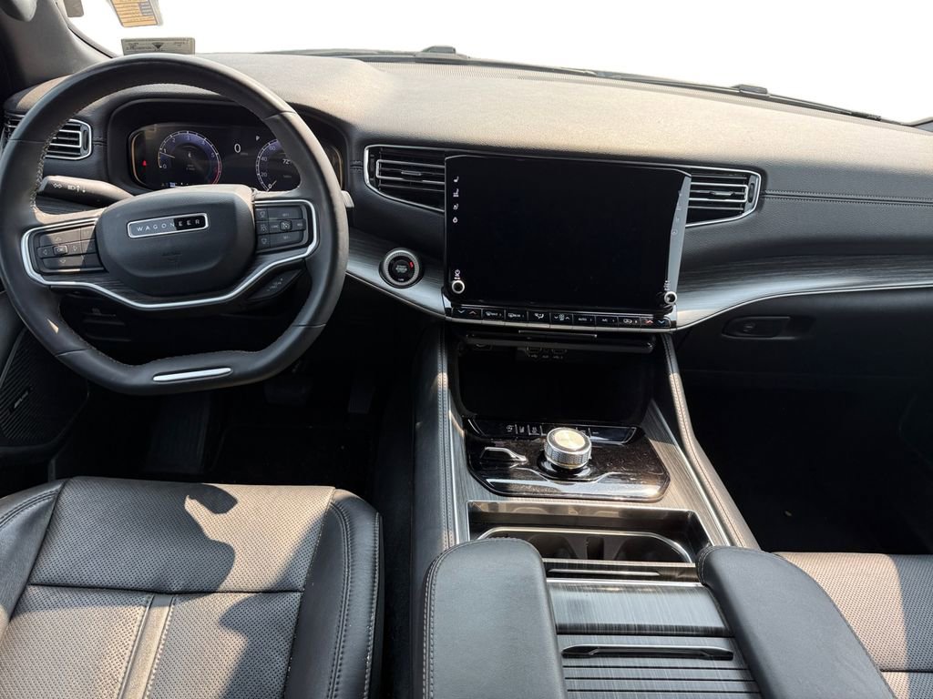 Used 2023 Jeep Wagoneer L Series II image 10