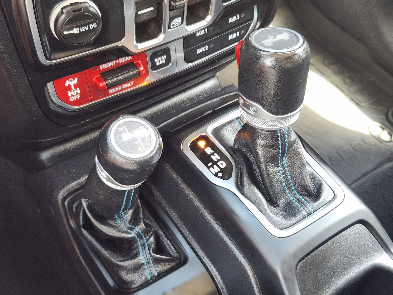 Used 2022 Jeep Wrangler Unlimited Rubicon 4xe w/ Cold Weather Group AWD/4WD image 20