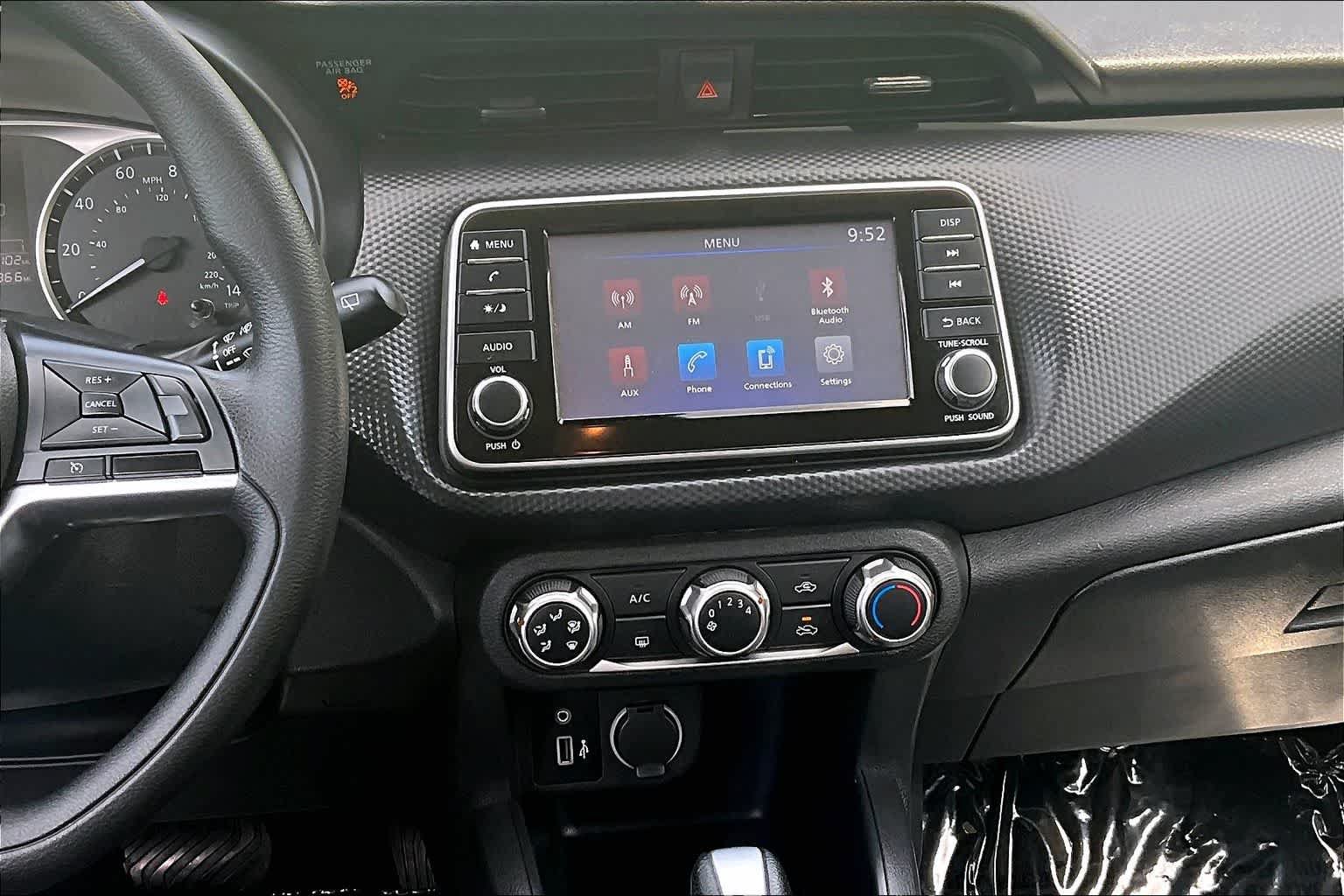 Used 2021 Nissan Kicks S FWD image 7