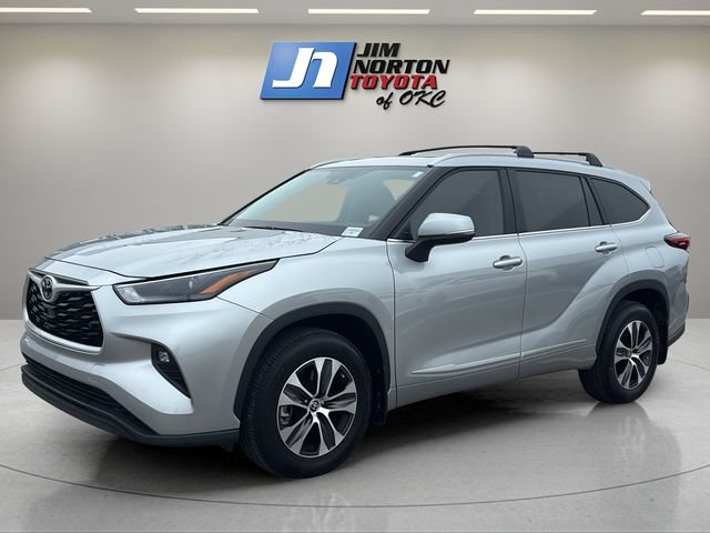 Used 2023 Toyota Highlander XLE