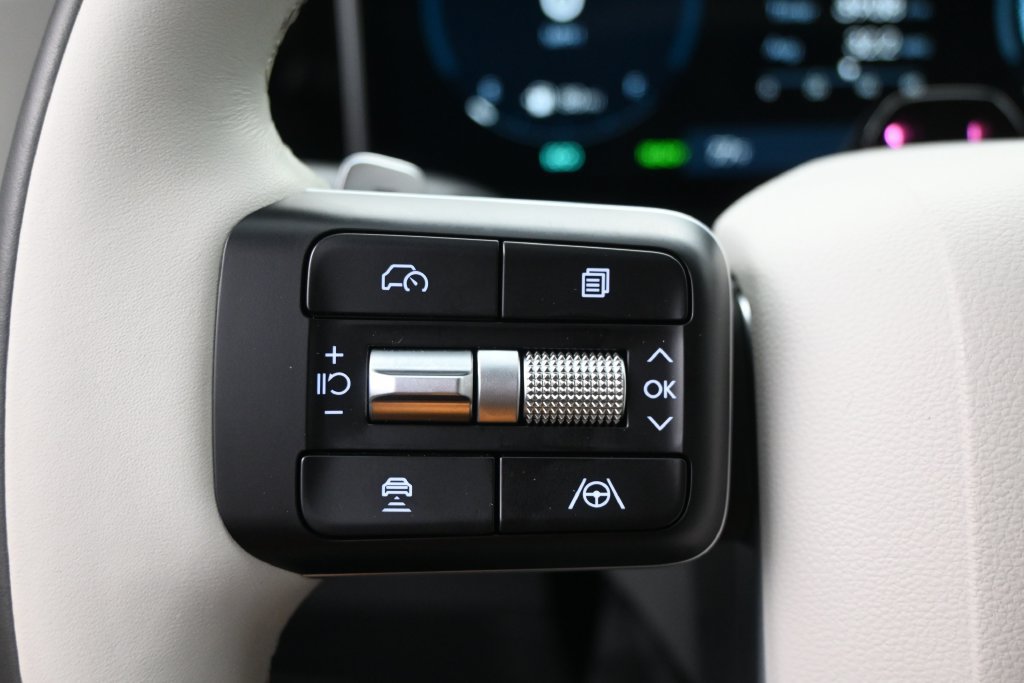 Used 2025 Hyundai Santa Fe Calligraphy FWD image 20