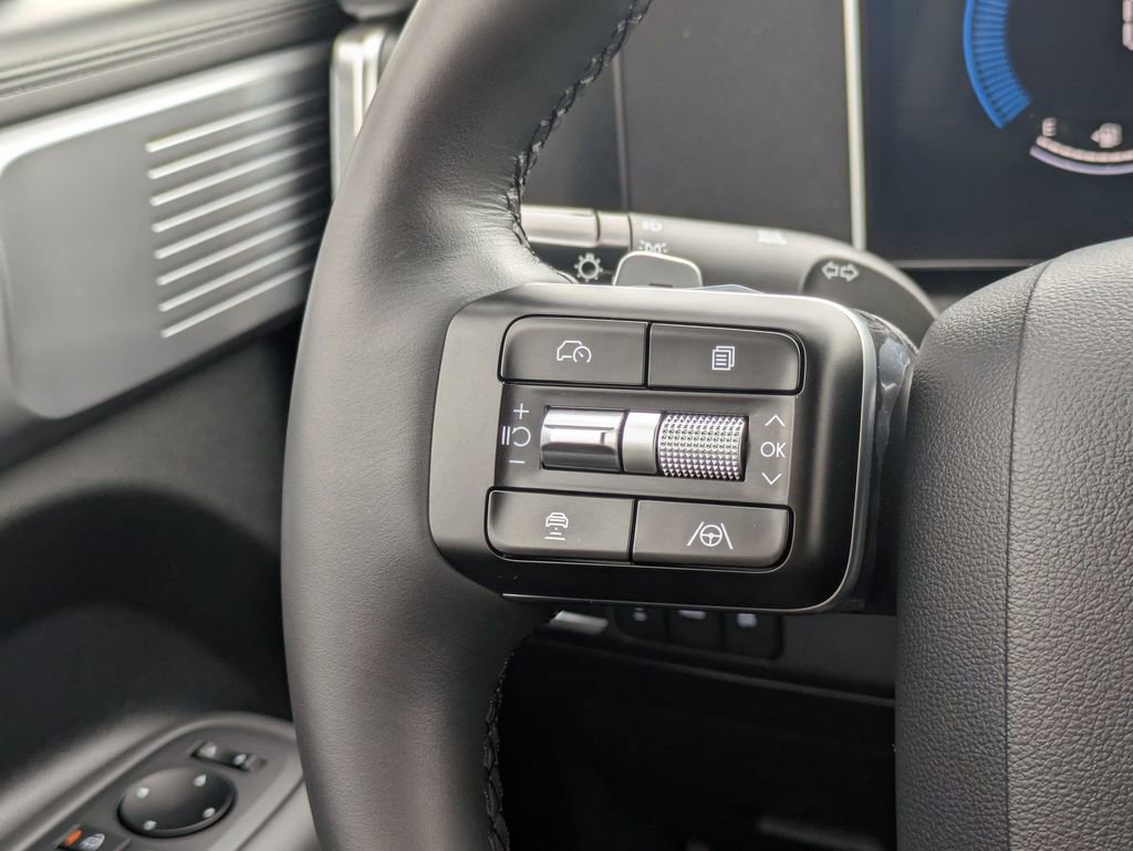 Used 2025 Hyundai Santa Fe SEL image 18