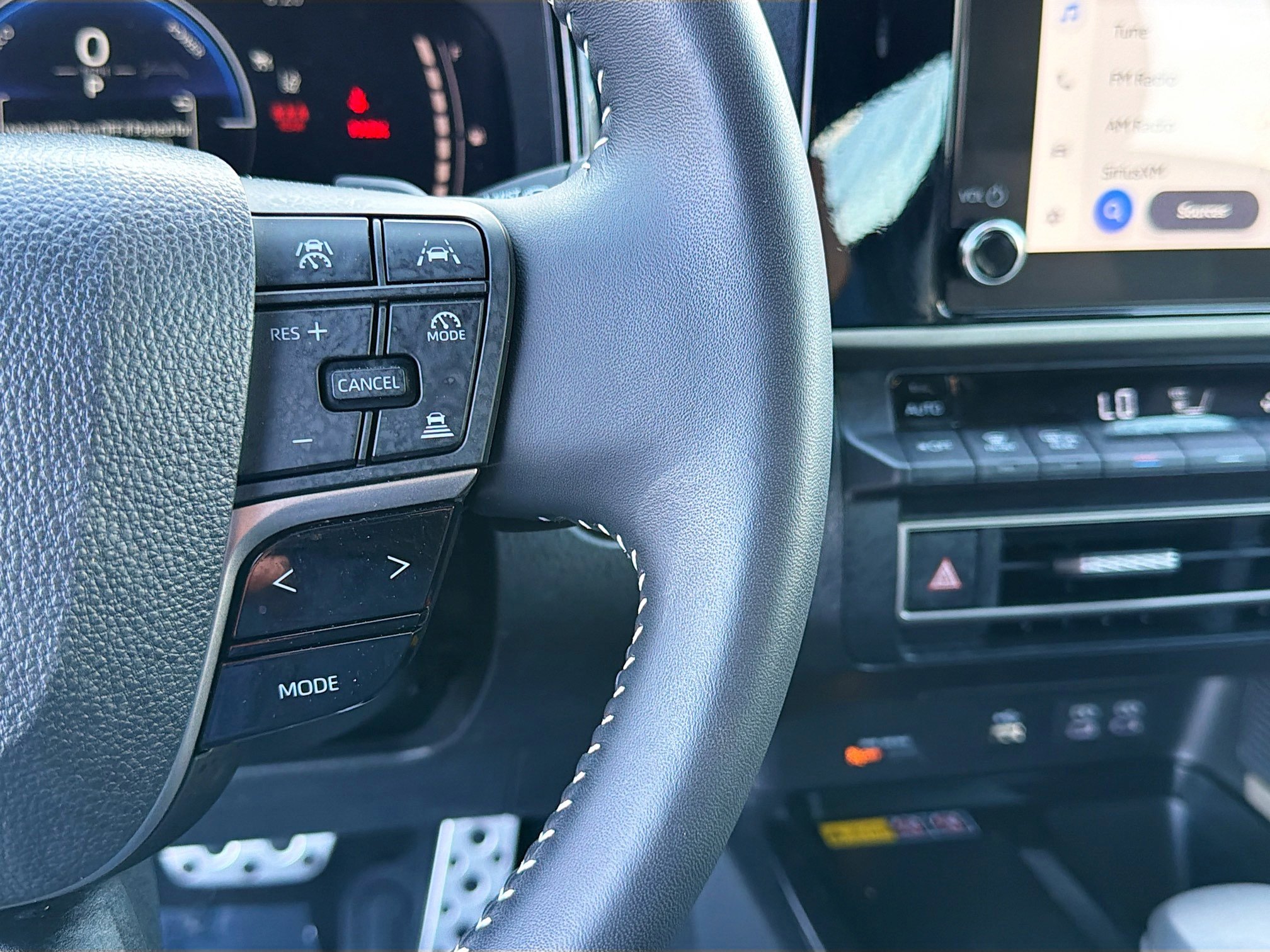 Used 2025 Toyota Camry SE image 36