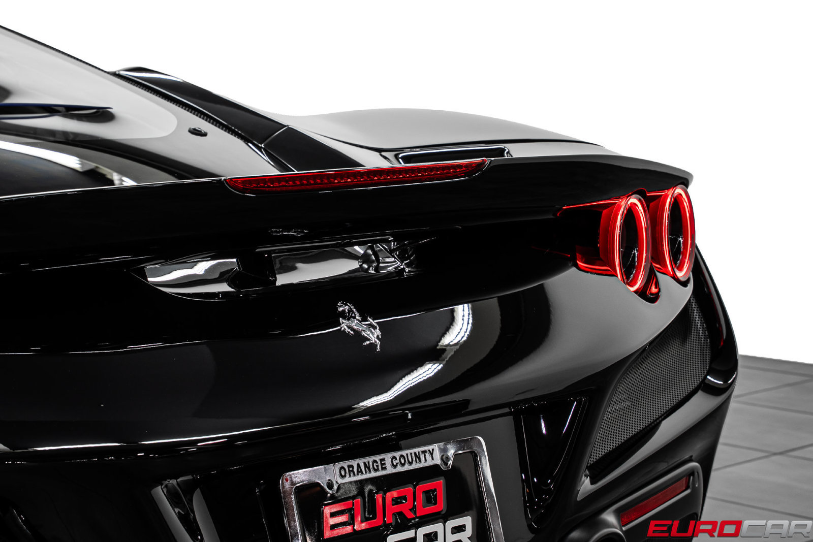 Used 2022 Ferrari F8 Tributo RWD image 22
