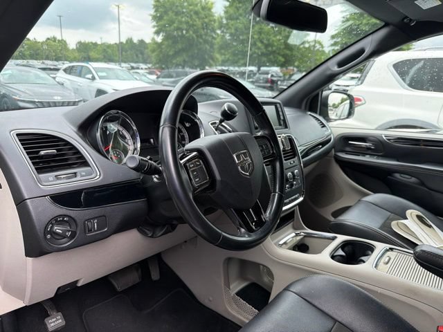Used 2020 Dodge Grand Caravan SXT FWD image 8
