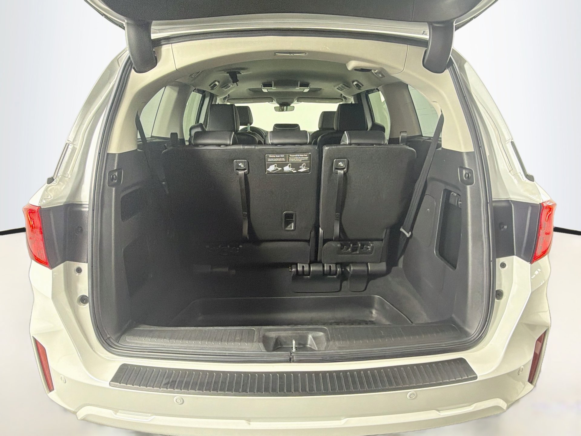 Certified 2025 Honda Odyssey Touring image 14