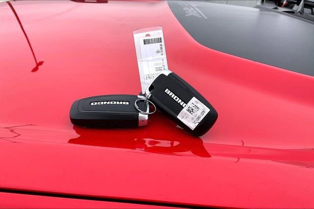 Certified 2022 Ford Bronco Wildtrak image 11