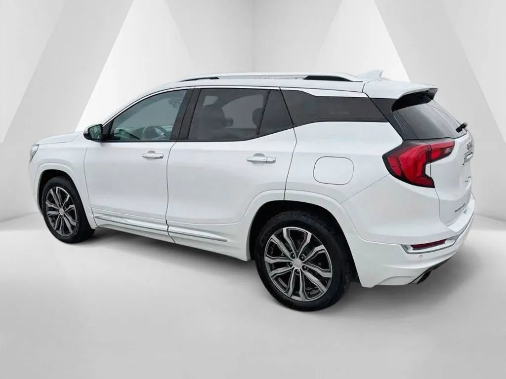 Used 2020 GMC Terrain Denali w/ Denali Premium Package AWD/4WD image 4