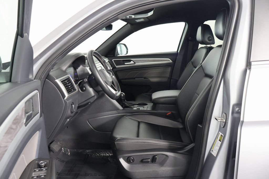 Used 2022 Volkswagen Atlas Cross Sport SE FWD image 10