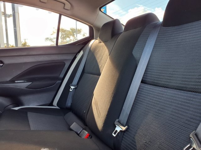 Used 2021 Nissan Versa SV FWD image 6