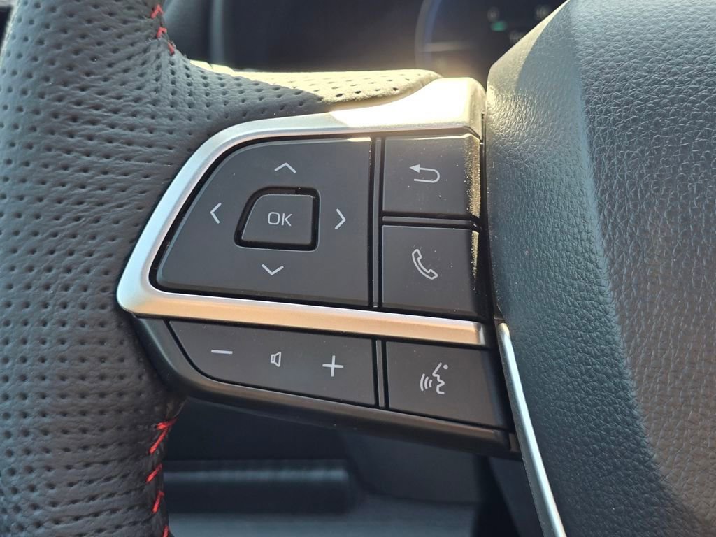 Used 2025 Toyota Sienna XSE image 37