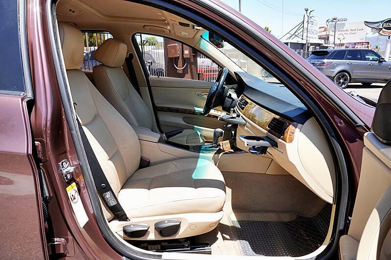 Used 2006 BMW 325i Sedan image 15